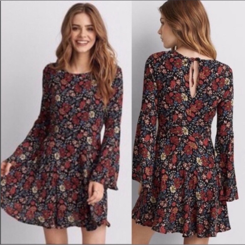 American Eagle Bell Sleeve Floral Dress